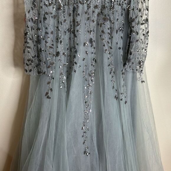 Mac Duggal EMBELLISHED V NECK LONG SLEEVE A LINE GOWN in platinum blue size 12 - Picture 5 of 16